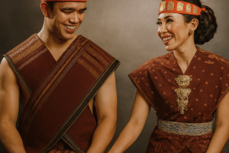 Pakaian Ulos Sumatera Utara: Pengertian, Makna, Motif