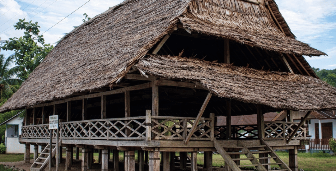 rumah adat Maluku