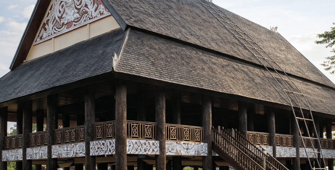 rumah lamin Dayak